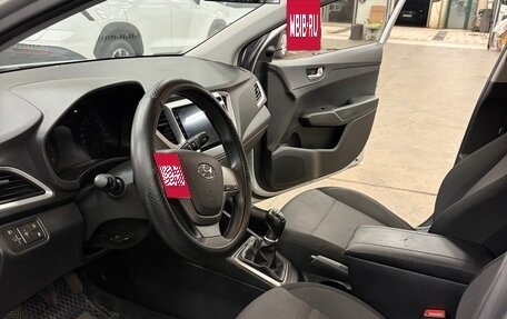Hyundai Solaris II рестайлинг, 2017 год, 800 000 рублей, 13 фотография