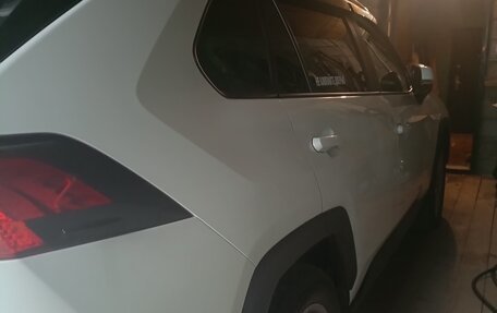 Toyota RAV4, 2020 год, 3 000 000 рублей, 4 фотография