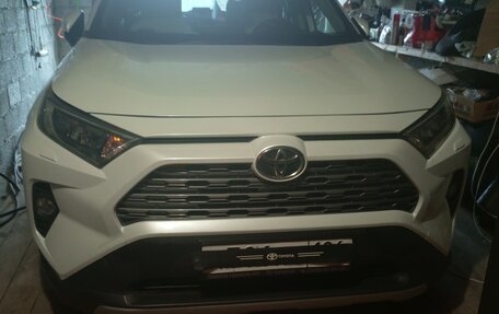 Toyota RAV4, 2020 год, 3 000 000 рублей, 1 фотография