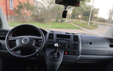 Volkswagen Transporter T5 рестайлинг, 2003 год, 1 050 000 рублей, 11 фотография