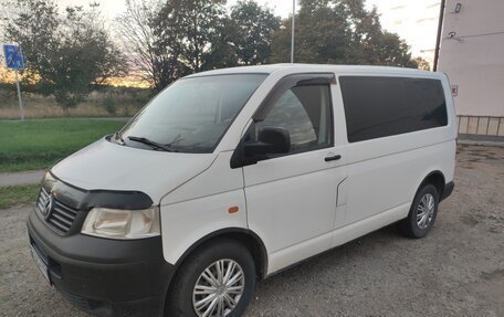 Volkswagen Transporter T5 рестайлинг, 2003 год, 1 050 000 рублей, 4 фотография