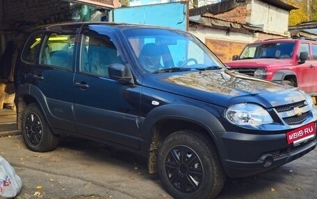 Chevrolet Niva I рестайлинг, 2018 год, 820 000 рублей, 2 фотография