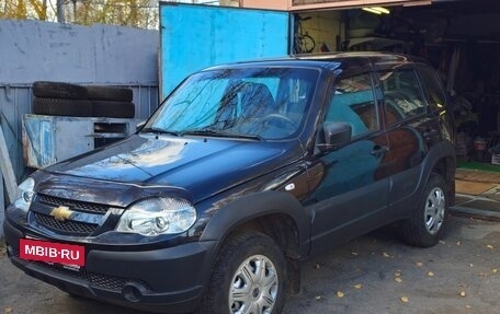 Chevrolet Niva I рестайлинг, 2018 год, 820 000 рублей, 3 фотография