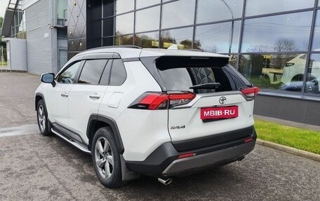 Toyota RAV4, 2020 год, 3 150 000 рублей, 4 фотография