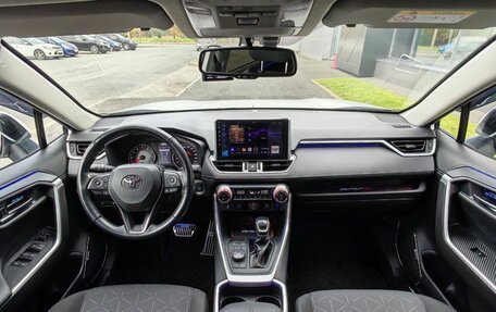 Toyota RAV4, 2020 год, 3 150 000 рублей, 10 фотография