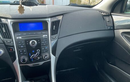 Hyundai Sonata VI, 2012 год, 1 000 000 рублей, 12 фотография