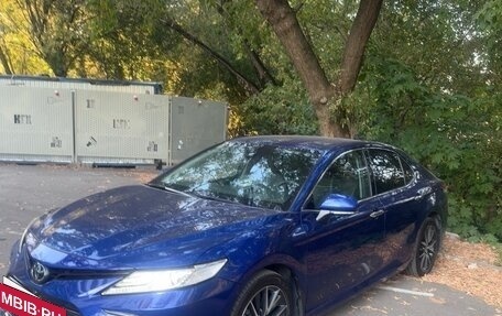 Toyota Camry, 2021 год, 3 700 000 рублей, 4 фотография