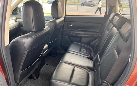 Mitsubishi Outlander III рестайлинг 3, 2012 год, 1 035 000 рублей, 9 фотография