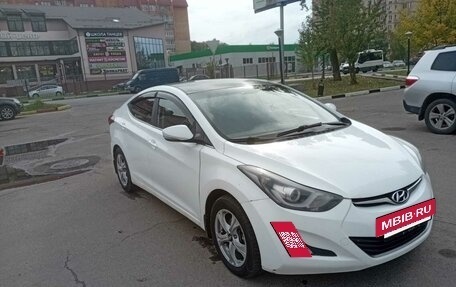 Hyundai Elantra V, 2013 год, 650 000 рублей, 2 фотография