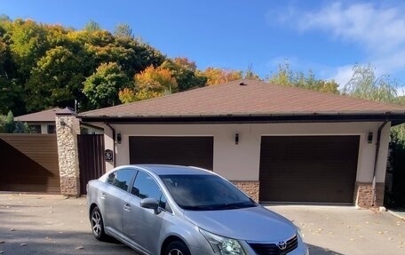 Toyota Avensis III рестайлинг, 2009 год, 905 000 рублей, 2 фотография