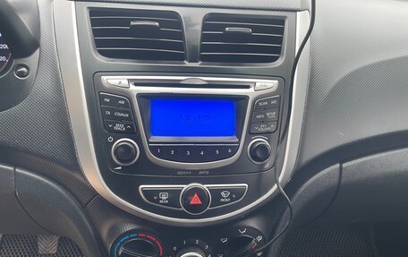 Hyundai Solaris II рестайлинг, 2013 год, 590 000 рублей, 2 фотография