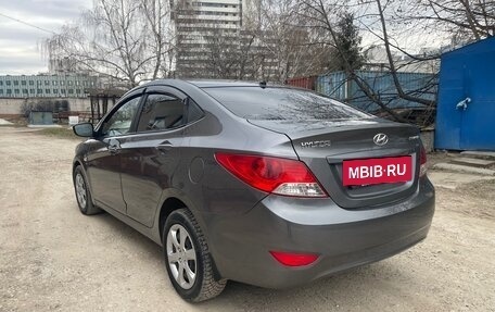 Hyundai Solaris II рестайлинг, 2013 год, 590 000 рублей, 9 фотография