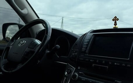 Toyota Land Cruiser 200, 2011 год, 3 499 000 рублей, 21 фотография