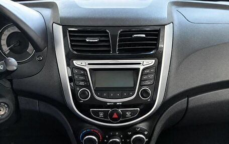 Hyundai Solaris II рестайлинг, 2011 год, 610 000 рублей, 11 фотография
