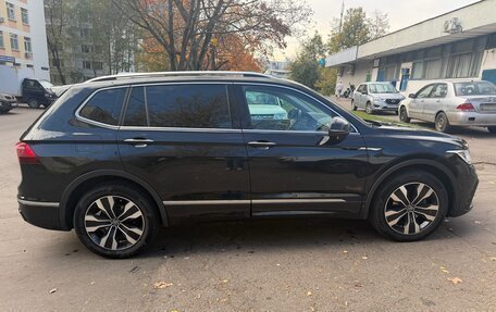 Volkswagen Tiguan II, 2023 год, 3 700 000 рублей, 4 фотография