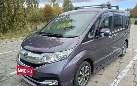 Honda Stepwgn IV, 2016 год, 1 800 000 рублей, 3 фотография