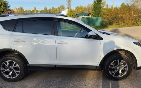 Toyota RAV4, 2017 год, 1 950 000 рублей, 4 фотография
