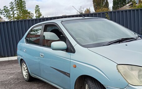 Toyota Prius IV XW50, 1998 год, 125 000 рублей, 2 фотография