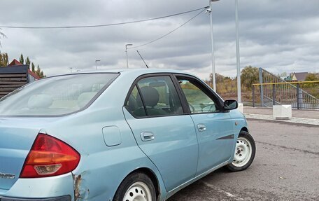 Toyota Prius IV XW50, 1998 год, 125 000 рублей, 3 фотография