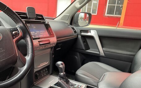 Toyota Land Cruiser Prado 150 рестайлинг 2, 2020 год, 5 200 000 рублей, 7 фотография