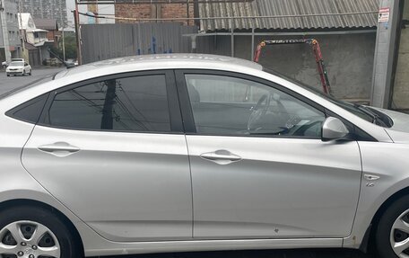 Hyundai Solaris II рестайлинг, 2012 год, 690 000 рублей, 3 фотография