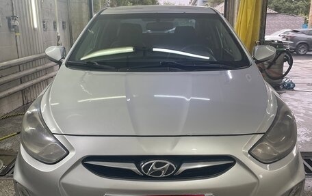 Hyundai Solaris II рестайлинг, 2012 год, 690 000 рублей, 5 фотография