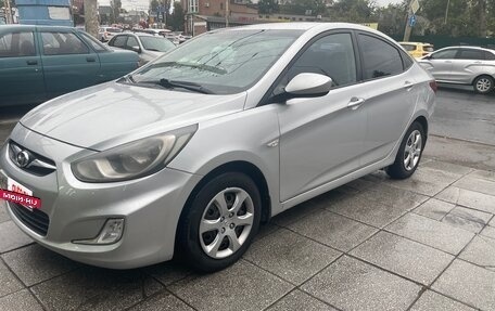 Hyundai Solaris II рестайлинг, 2012 год, 690 000 рублей, 2 фотография