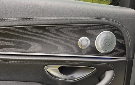 Mercedes-Benz E-Класс, 2018 год, 3 390 000 рублей, 10 фотография