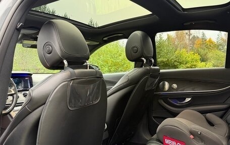 Mercedes-Benz E-Класс, 2018 год, 3 390 000 рублей, 11 фотография