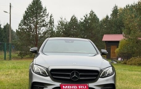 Mercedes-Benz E-Класс, 2018 год, 3 390 000 рублей, 1 фотография