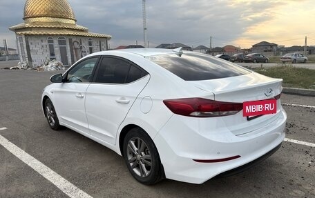 Hyundai Elantra VI рестайлинг, 2017 год, 1 350 000 рублей, 4 фотография