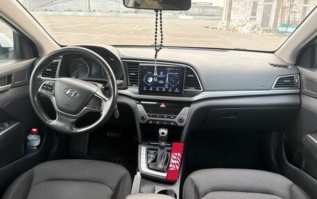 Hyundai Elantra VI рестайлинг, 2017 год, 1 350 000 рублей, 5 фотография