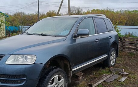 Volkswagen Touareg III, 2005 год, 390 000 рублей, 1 фотография