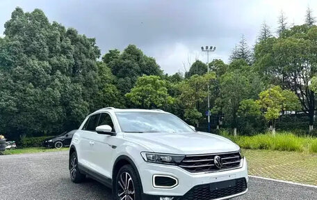 Volkswagen T-Roc I, 2022 год, 1 256 000 рублей, 1 фотография