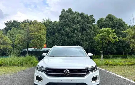 Volkswagen T-Roc I, 2022 год, 1 256 000 рублей, 3 фотография