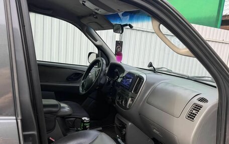 Ford Escape II, 2003 год, 11 фотография