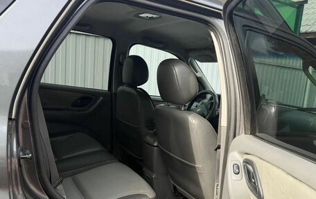 Ford Escape II, 2003 год, 12 фотография