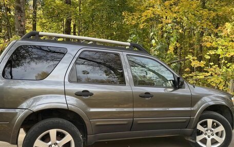 Ford Escape II, 2003 год, 9 фотография