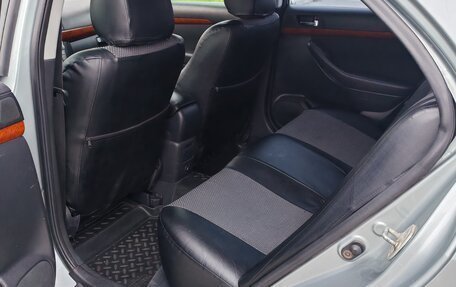 Toyota Avensis III рестайлинг, 2007 год, 880 000 рублей, 23 фотография