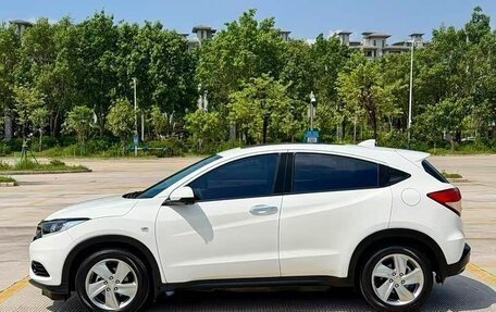 Honda Vezel, 2021 год, 1 490 000 рублей, 4 фотография