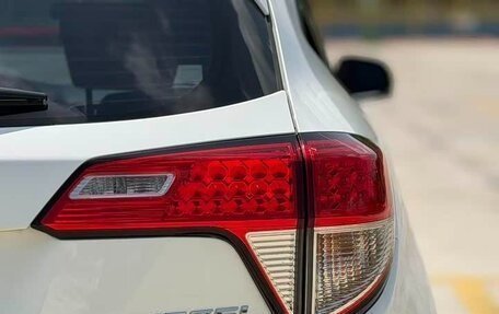 Honda Vezel, 2021 год, 1 490 000 рублей, 10 фотография