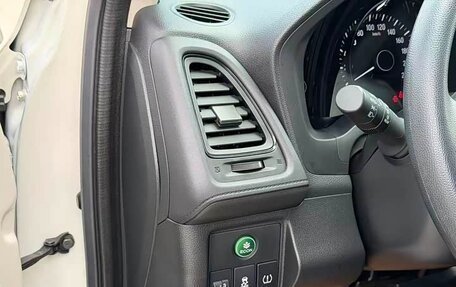 Honda Vezel, 2021 год, 1 490 000 рублей, 21 фотография