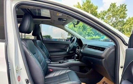 Honda Vezel, 2021 год, 1 490 000 рублей, 13 фотография