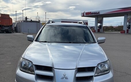 Mitsubishi Outlander III рестайлинг 3, 2004 год, 590 000 рублей, 10 фотография