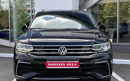 Volkswagen Tiguan II, 2021 год, 2 539 000 рублей, 2 фотография