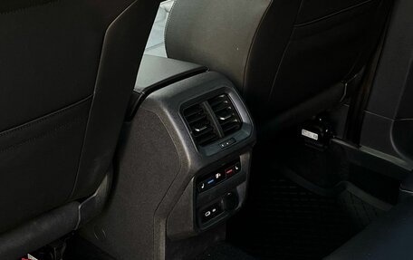 Volkswagen Tiguan II, 2021 год, 2 539 000 рублей, 28 фотография