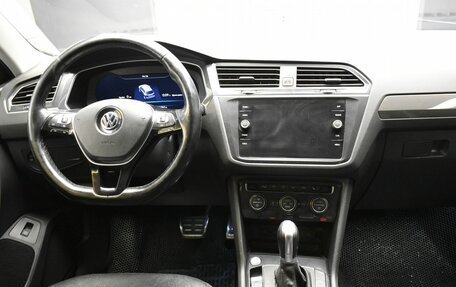 Volkswagen Tiguan II, 2018 год, 2 637 000 рублей, 16 фотография