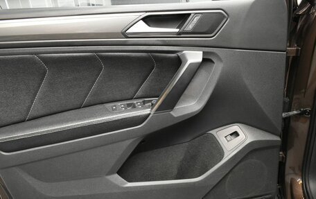 Volkswagen Tiguan II, 2018 год, 2 637 000 рублей, 20 фотография
