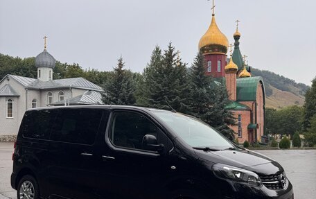 Opel Zafira Life I, 2021 год, 2 999 999 рублей, 4 фотография