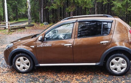 Renault Sandero I, 2013 год, 590 000 рублей, 2 фотография